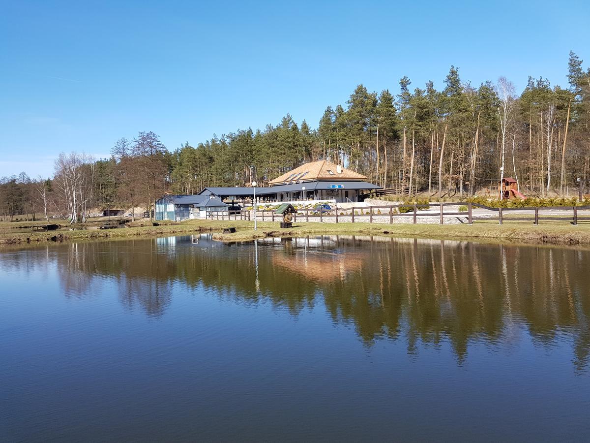 Rybaczowka Golub-Dobrzyn Hotel Kültér fotó